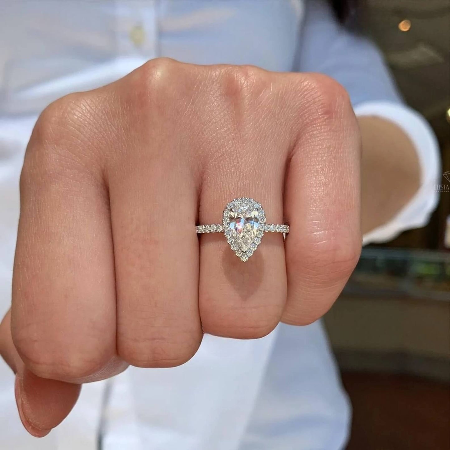 Lab Diamond Engagement Ring for Anniversary Celebrations