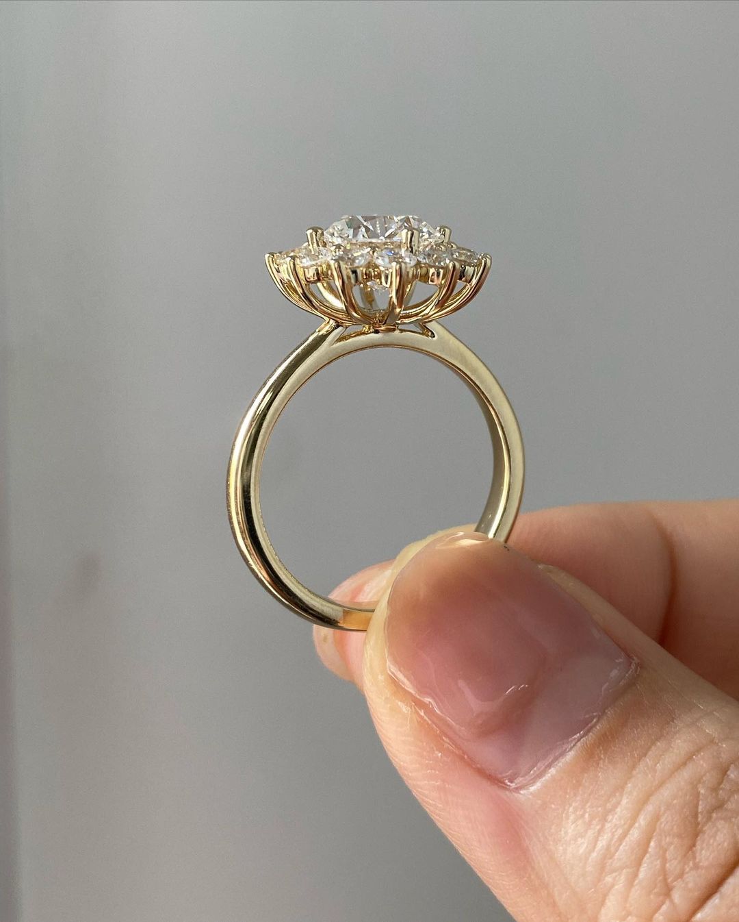 2 CT Round Cut Lab Grown Diamond Engagement Ring Vintage Wedding Ring Halo Ring 14K Rose Gold Ring Classic Anniversary Ring Gift For Her