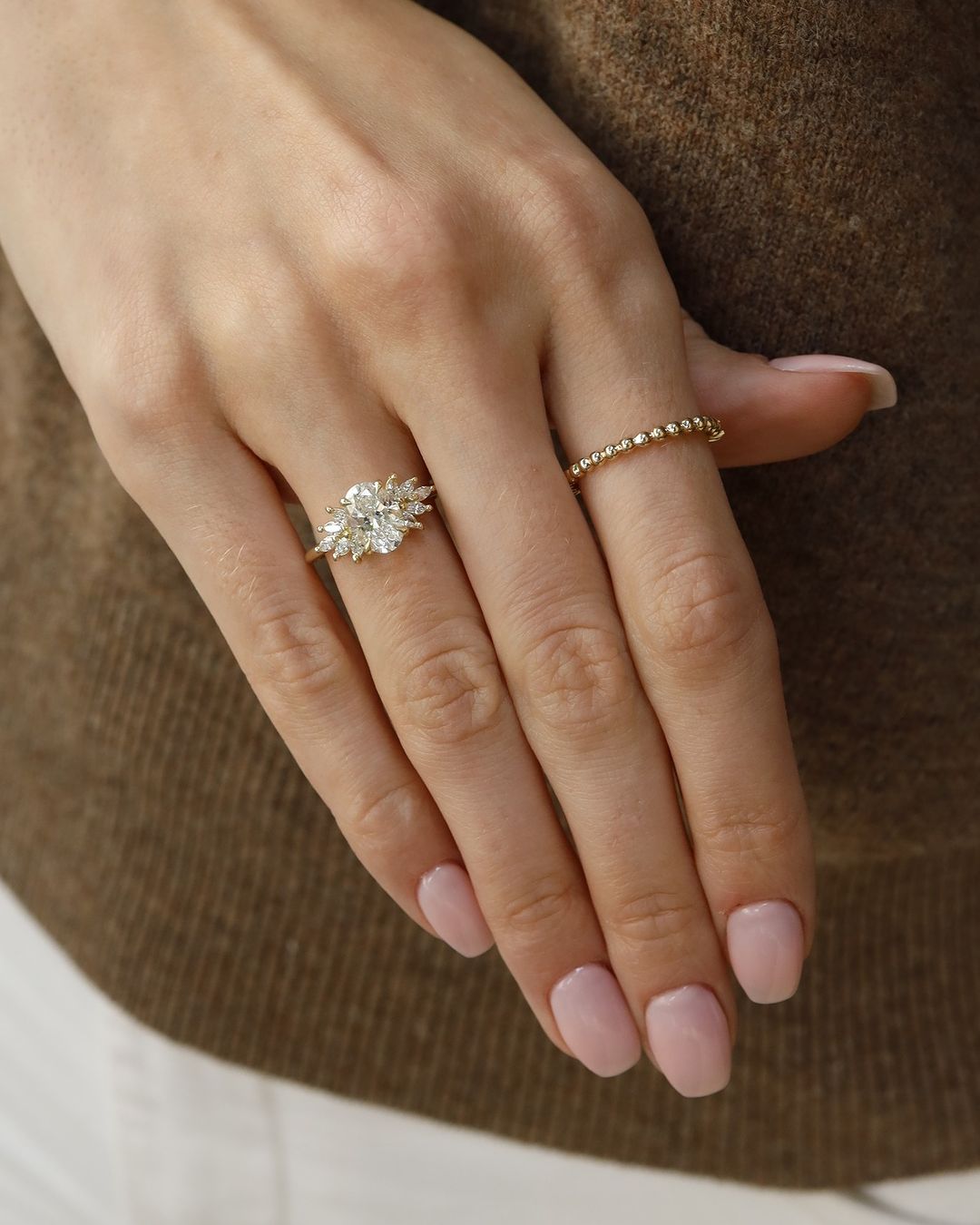 2.00 CT Oval Cut Lab Grown Diamond Engagement Ring in 14K/18K Gold. perfect for a timeless wedding.