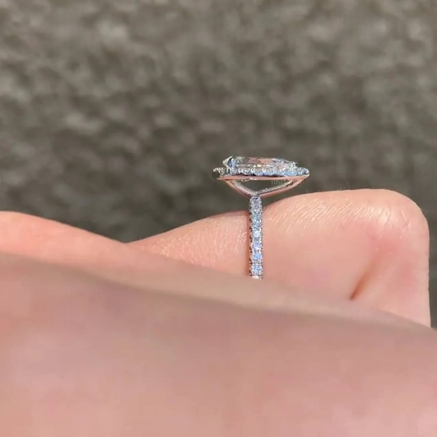Lab Diamond Engagement Ring for Anniversary Celebrations